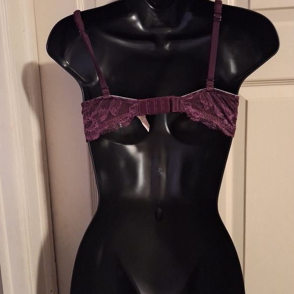 Victoria's secret underwire bra size 34C - Picture 4 of 5